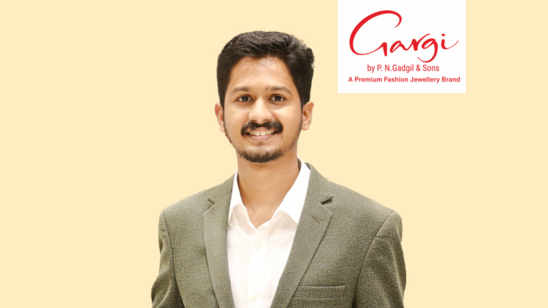 Go sparkle in diamond with Gargi by PNGS with Gold and Diamond collection.