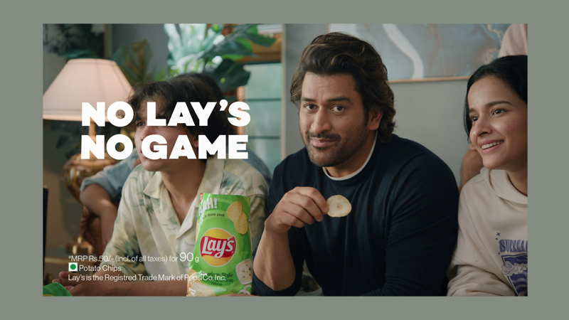 Dhoni pays surprise home visit to fans in the new Lay’s campaign