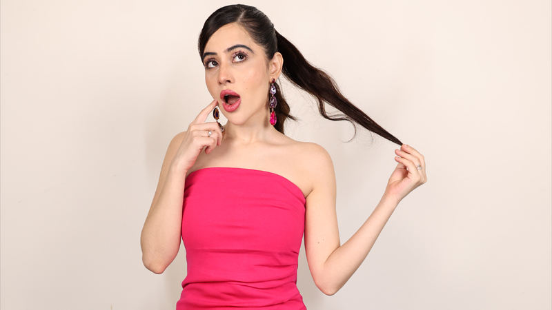 Uorfi Javed to join Sunny Leone and Tanuj Virwani to co-host MTV Splitsvilla X5?