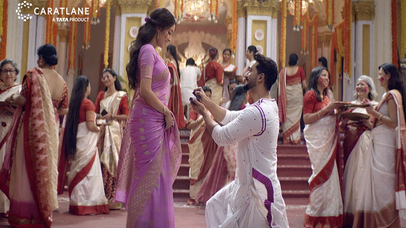 Caratlane makes a Pujo proposal with a love story set to Rabindra Sangeet