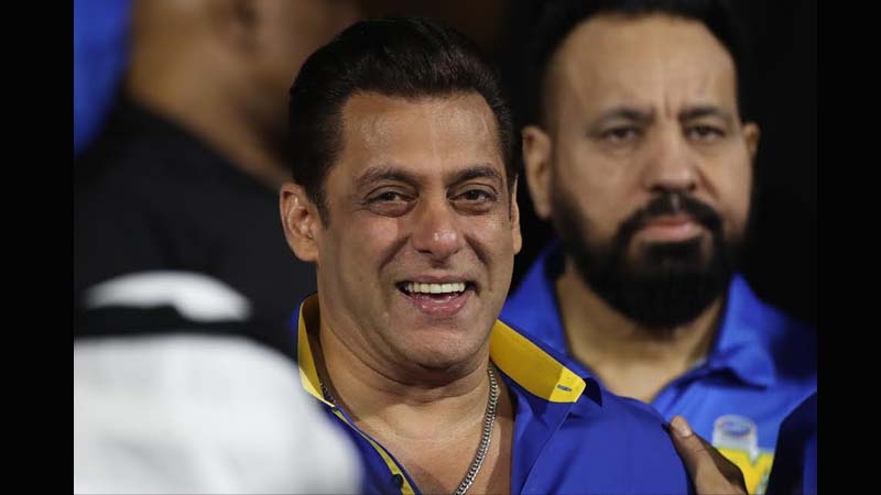 Celebrity Cricket League Match 1: Mumbai Heroes Vs. Kerala Strikers