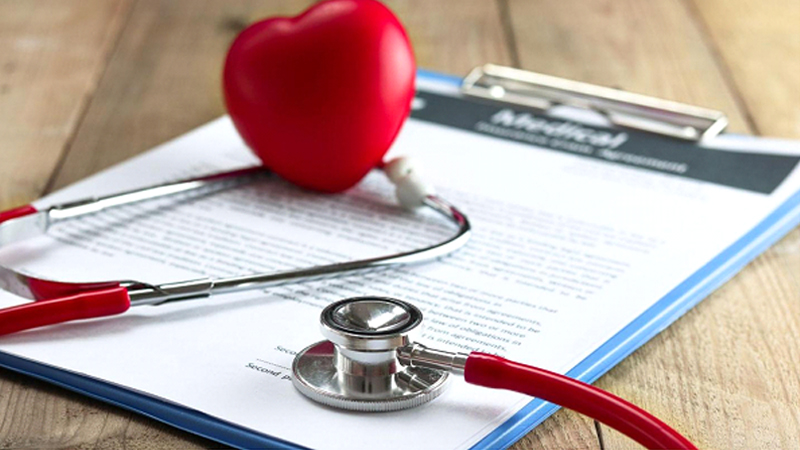 Cashless For Celebrities, Chaos For The Rest: What Saif Ali Khan’s Case Reveals About India’s Insurance Divide