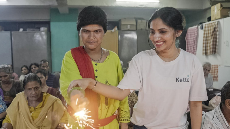 Ketto spreads Diwali joy at Smit Old Age Home and Care Foundation