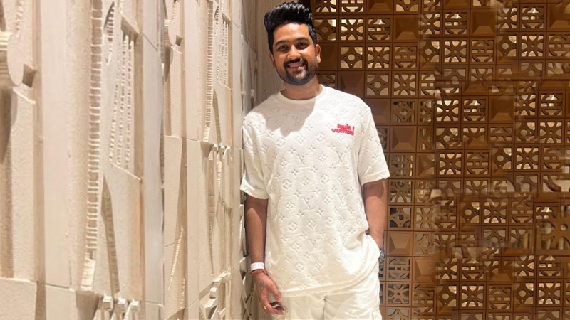 Balancing Artistic Vision and Commercial Viability in the World of Music