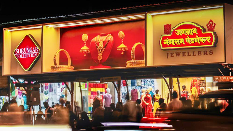 Adbhoot pulls out all the stops, gives bus stand a bridal makeover in 3D