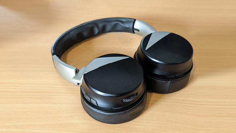 Sonic Lamb headphones breaking sound barriers