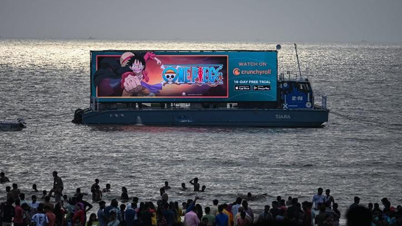 The Straw Hat Pirates spotted in Juhu beach!