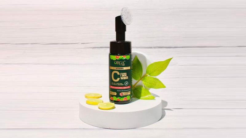 Comprehensive formula for healthy glowing skin : Orgatre Vitamin C foaming Face Wash