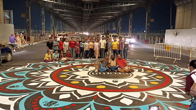 Croma unveils spectacular alpona on Howrah Bridge to celebrate Durga Pujo