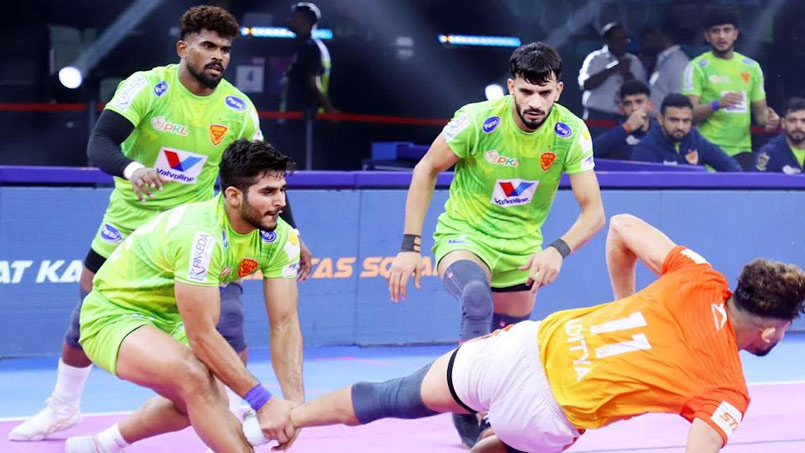 Dabang Delhi goes green, scores on and off the mat