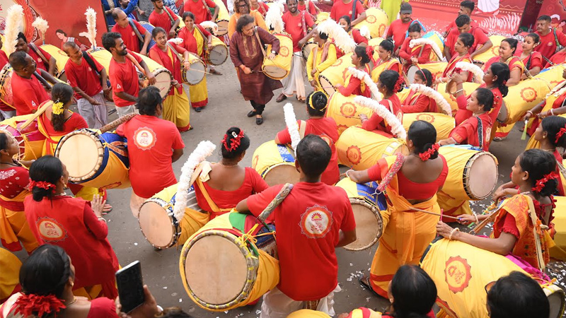 ITC Sunrise honours Bengal’s dhakis with Dhaki Utsav