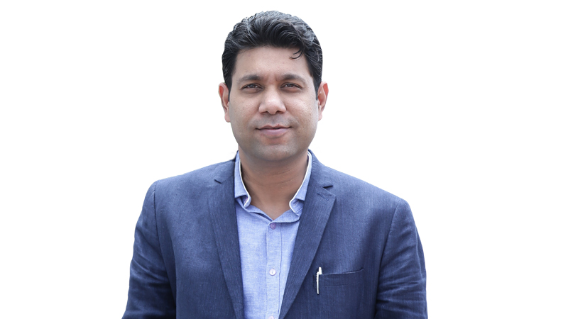 Virtual shopping spree: How augmented reality on social media enhances the retail experience