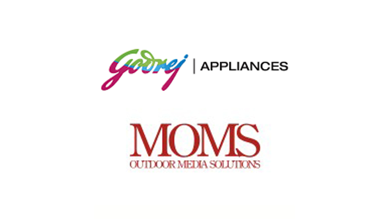 Godrej Appliances and MOMS surprise travelers with an innovative baggage claim experience
