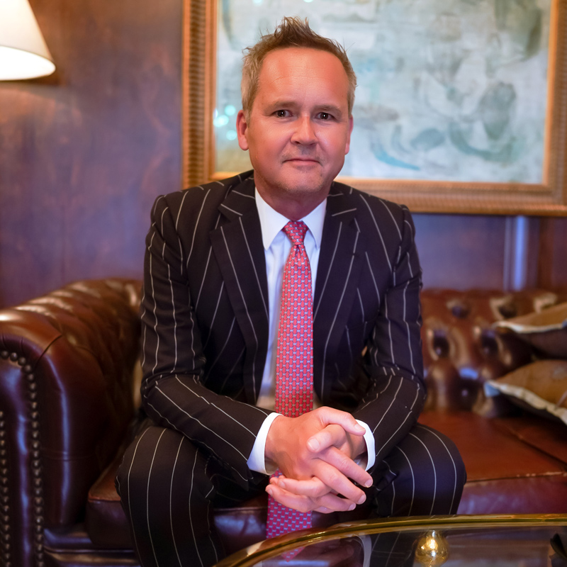 International Art Machine’s content lens