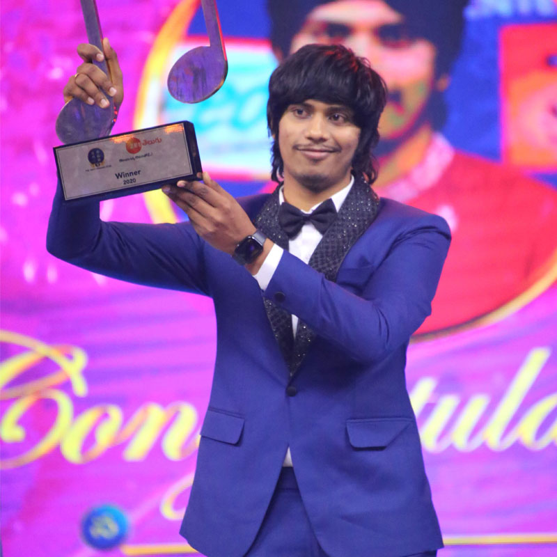 Yasaswi Kondepudi wins the trophy of Zee Telugu’s Sa Re Ga Ma Pa – The Next Singing Icon
