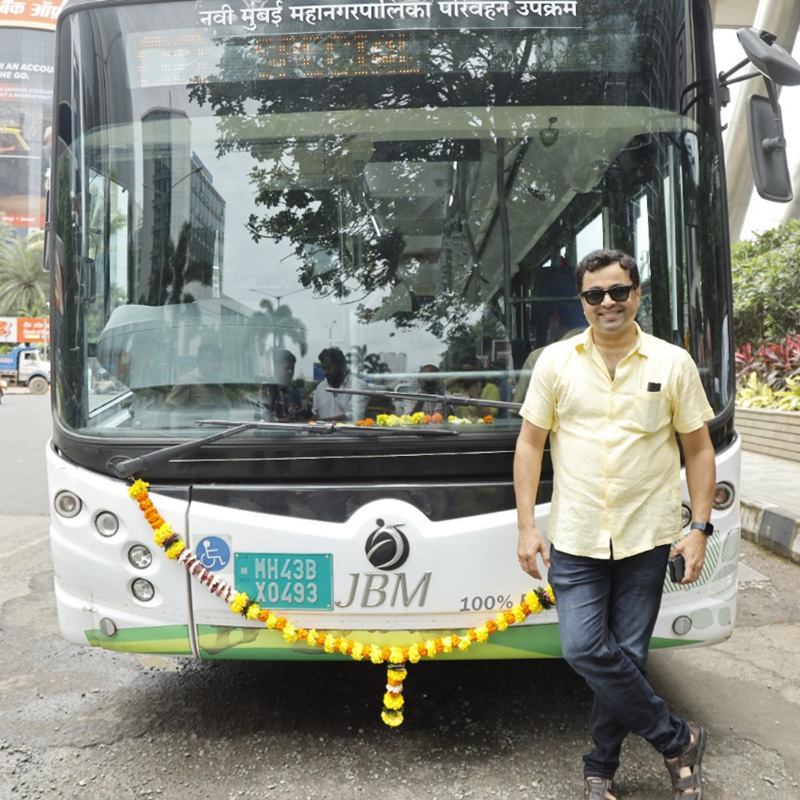 Zee Marathi launches new chat show ‘Bus Bai Bus’ on bus ride