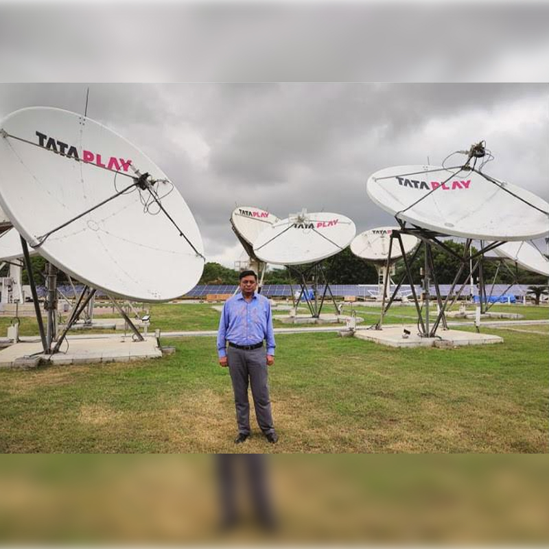 MIB secretary Apurva Chandra visits Tata Play’s technology centre