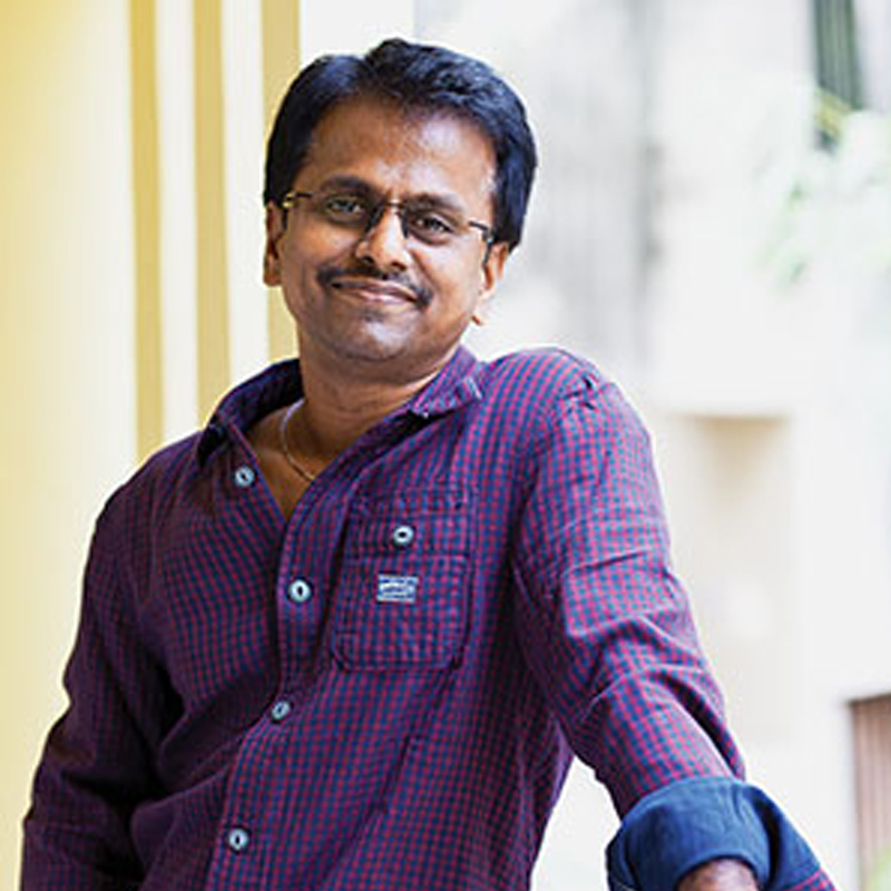 Murugadoss mulls Hindi remake of Ramanna