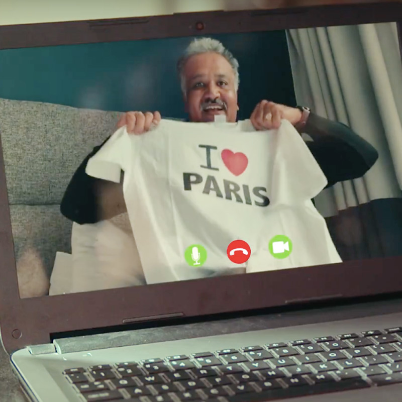 Axis Bank promotes forex card for overseas travel