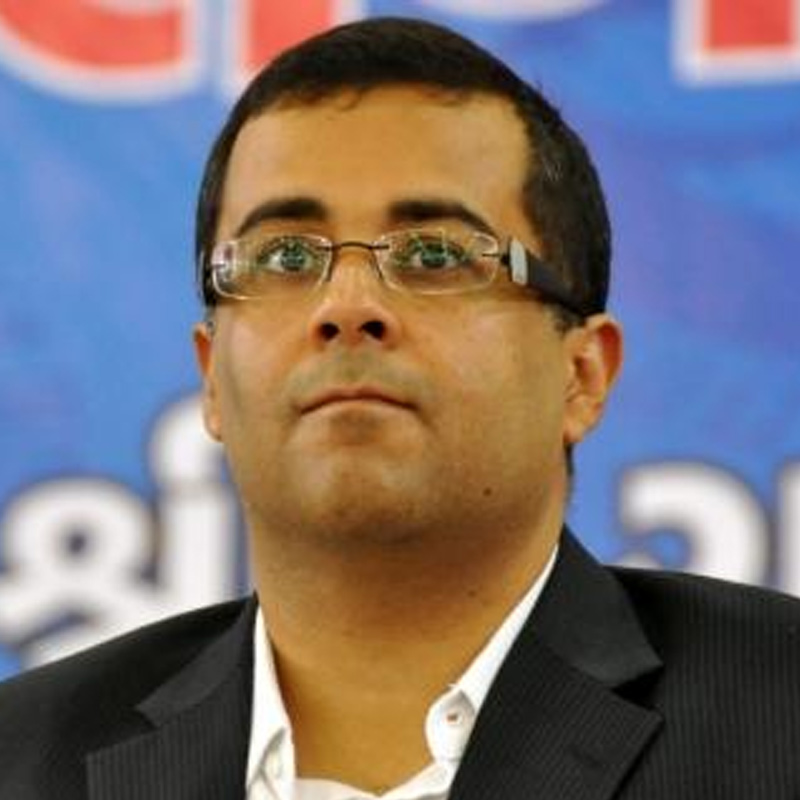 Huawei Devices signs Chetan Bhagat as brand associate