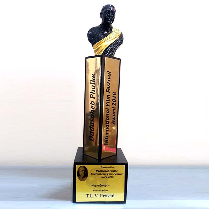 Pooja Bhatt to make film on late singer Bhupen Hazarika