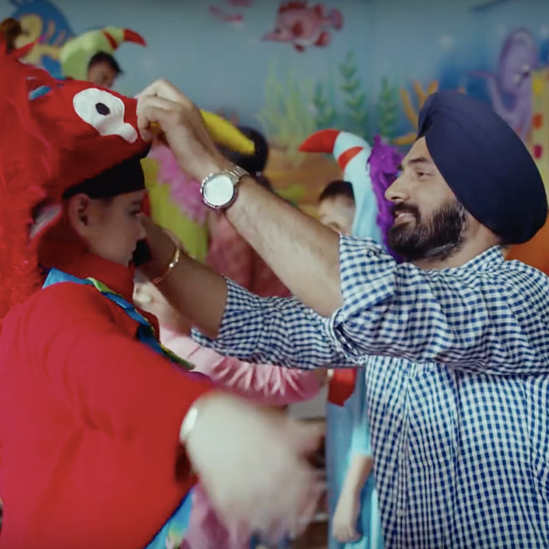 Dads are uploading pictures with kids on LinkedIn