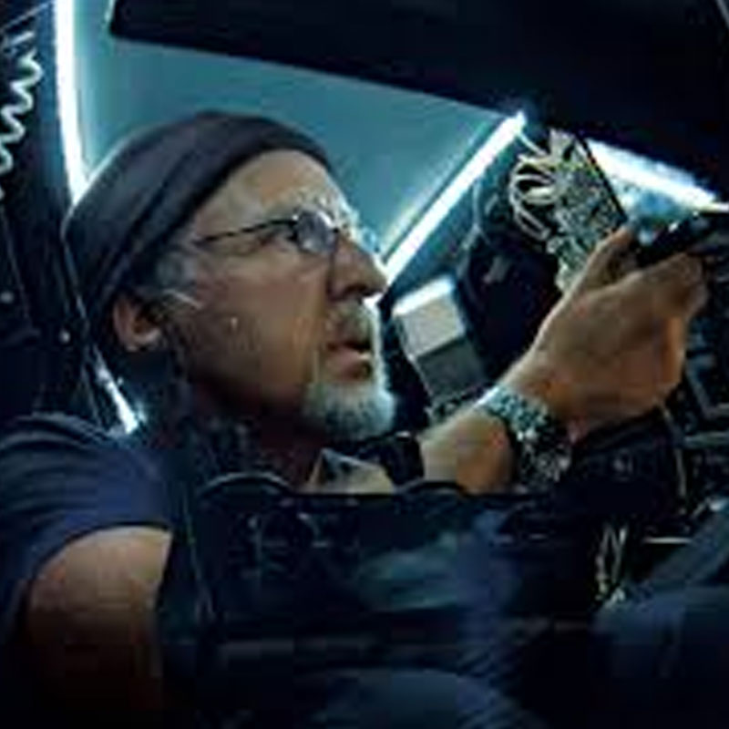 James Cameron releases 3D clips of his ocean dive