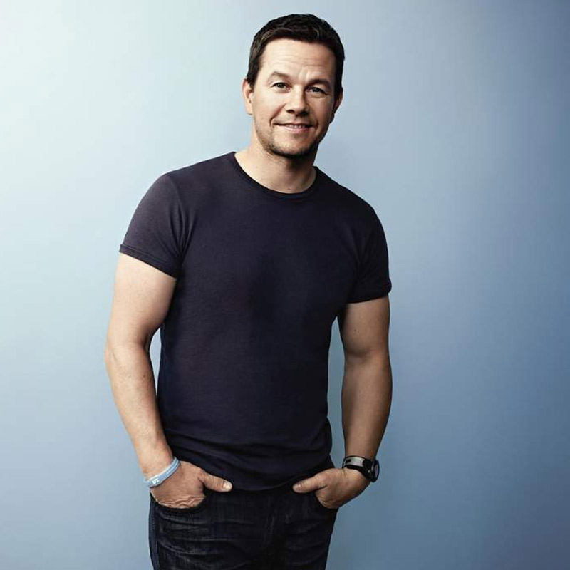 Mark Wahlberg, Ted to present at Oscars