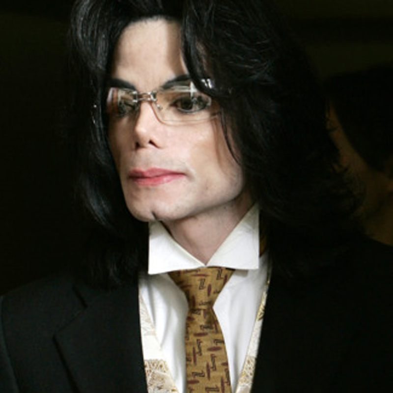 Jackson death doctor had huge debts, trial hears