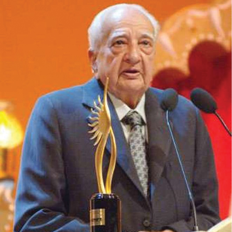 Veteran filmmaker Dutta passes away