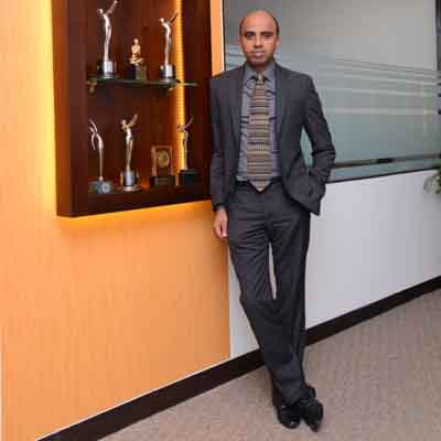 Sony Six to showcase Super Bowl live