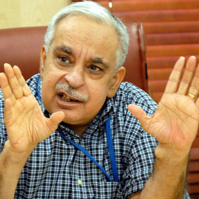 TRAI’s Khullar lashes out at DoT for delay in giving spectrum to Airtel and Vodafone