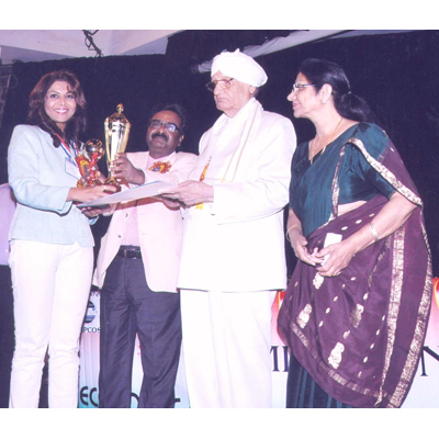 Sangeeta Chacko receives ‘Bharat Excellence Award’ and ‘Rashtriya Mahila Gold Award’