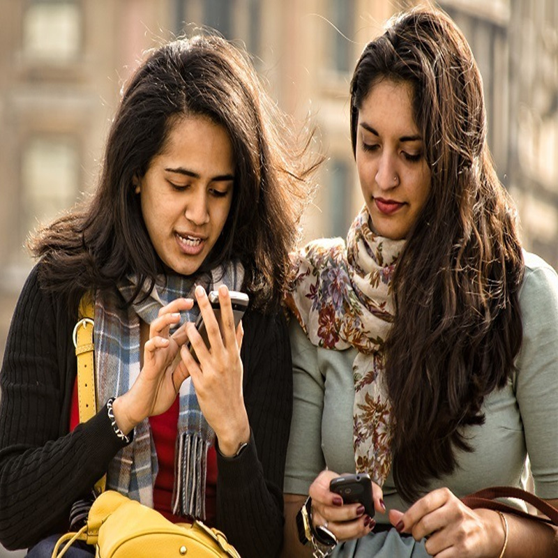 Small Indian cities fuel smartphone sales; global consumer spend on digi content to rise: IDC