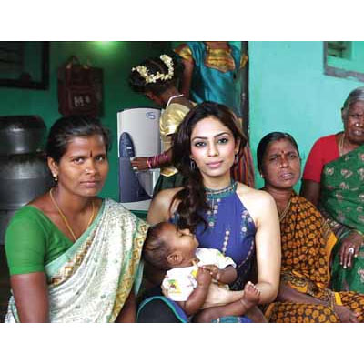 Miss India Earth 2013- Shobhita Dhulipala, supports the Unilever Pureit Protecting Lives Program