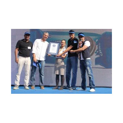 OREO creates history with GUINNESS WORLD RECORDS  for Most People Dunking Cookies