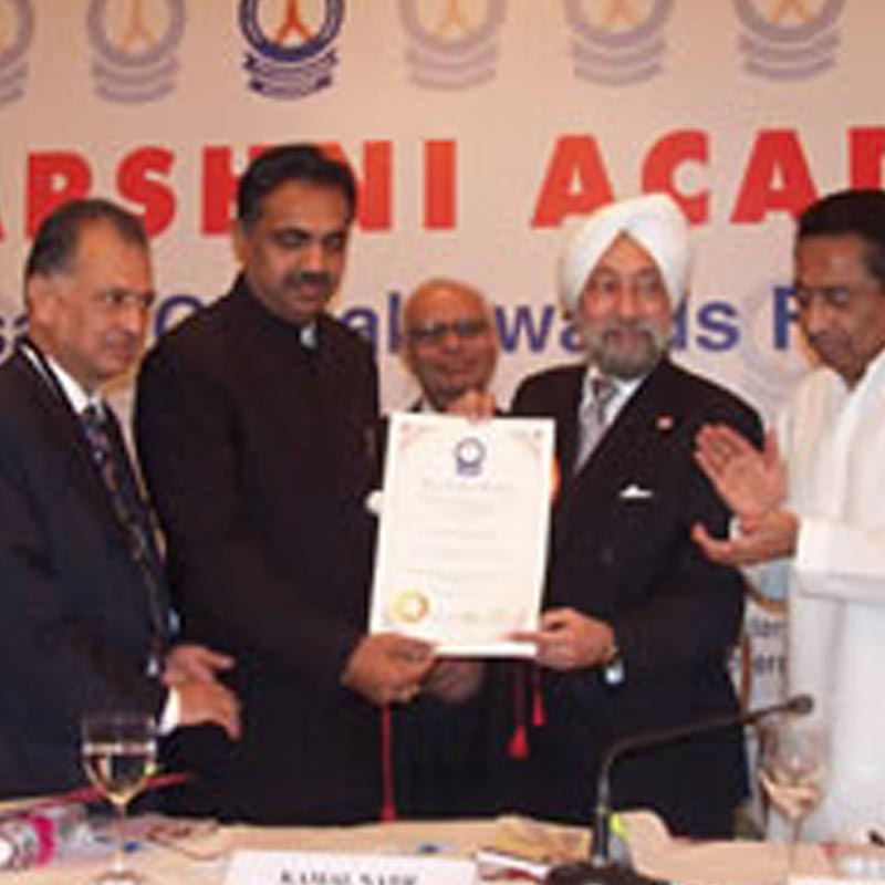 Priyadarshini Academy honours 13 eminent personalities