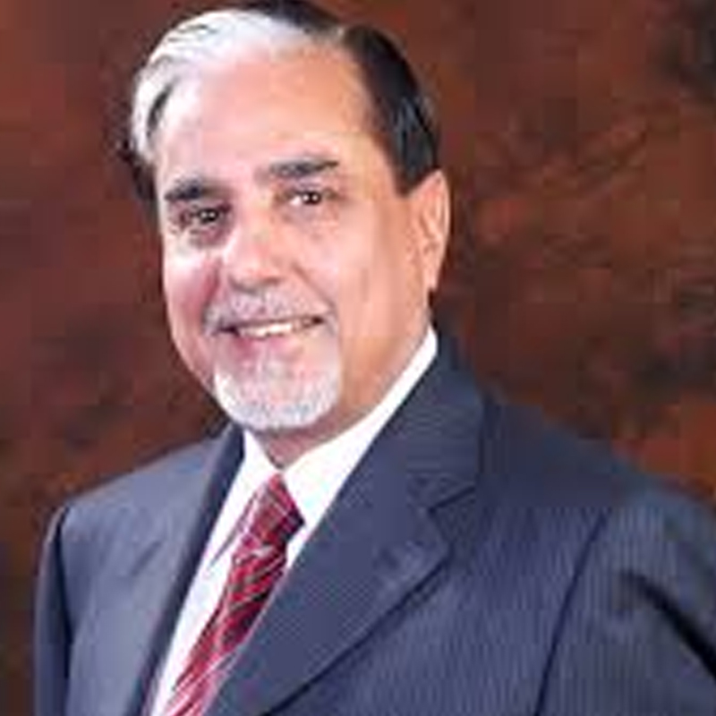 Chandra exhorts industry to sink differences