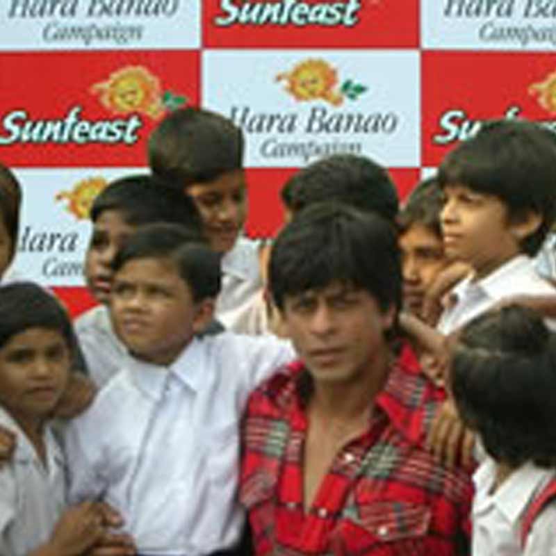 Sunfeast uses child advocates to ‘Save the Environment’; SRK hops onto campaign