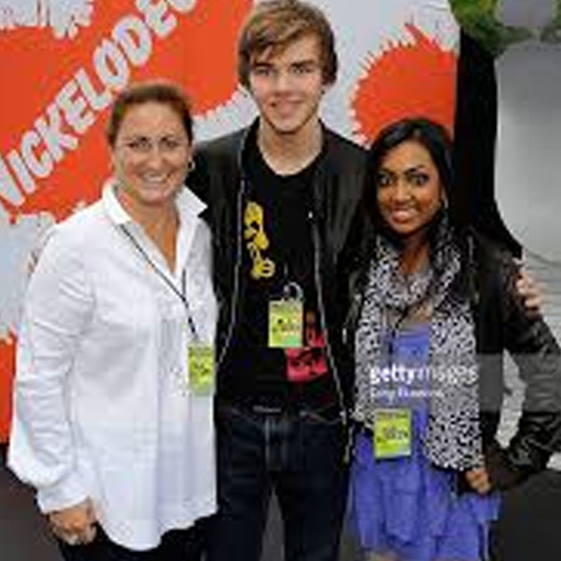 Nickelodeon/MTVN Kids & Family Group launch online community ParentsConnect.com