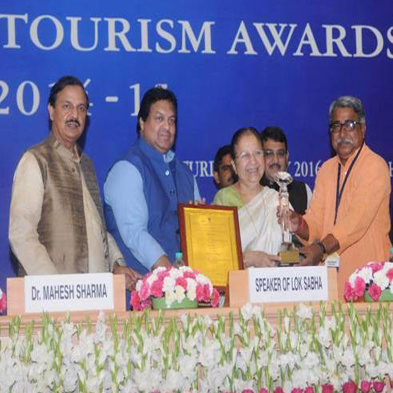 Kerala sweeps tourism publicity awards, American tourist bags writers’s award