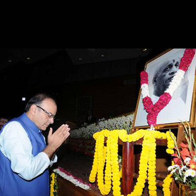 I&B minister Arun Jaitley asks media to strike a balance