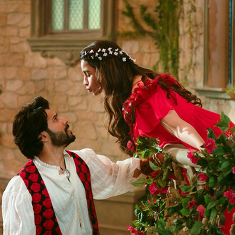 Varun & Alia become Romeo & Juliet to teach you cleanliness