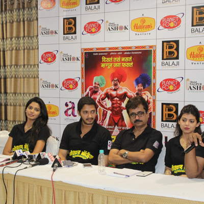 Shreyas Talpade and his ‘Poshter Boyz’ team takes Nagpur by storm