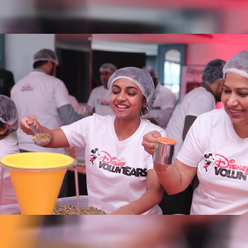 Disney and Star India take part inthe largest meal packing activity for rise against hunger india by packing 700,000 meals