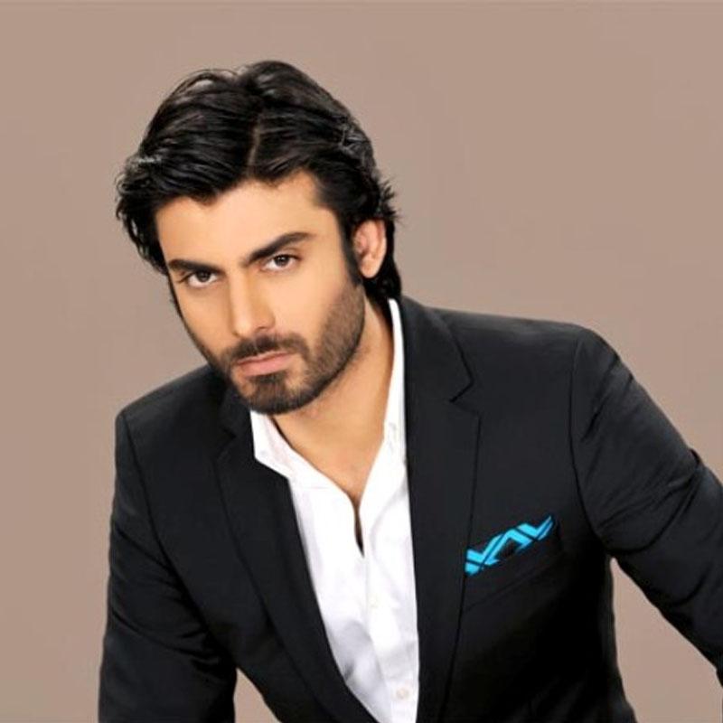 News18 exposes ‘Namak Haraam’ Pakistani artistes