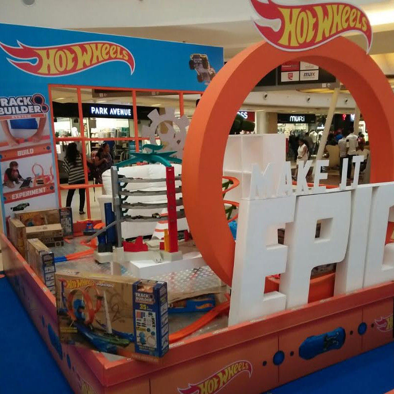 Hot Wheels creates longest track in Mumbai mall