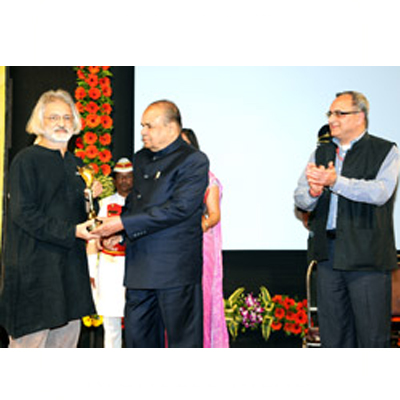 MIFF 2014 opens with Anand Patwardhan getting V Shantaram Life Time Achievement Award