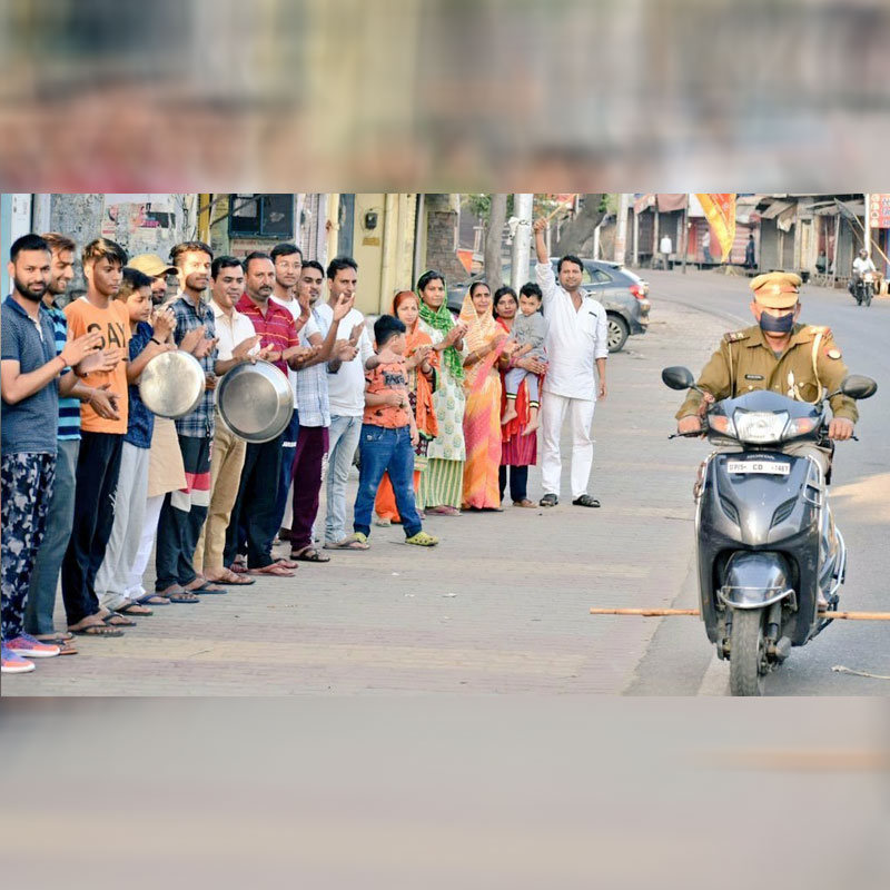 News channels encash ‘taali bajao, thaali bajao’ initiative to gain more traction