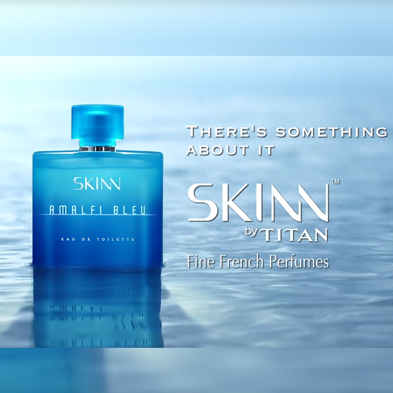Titan Skinn launches campaign for Amalfi Bleu